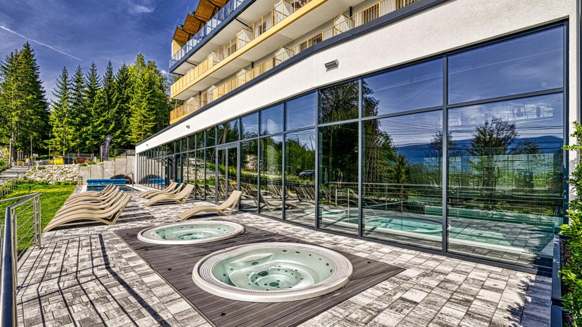 Apartment Zloty Horyzont Vip Z Basenem, Silownia, Grota Solna, Bawialnia I Restauracja By Royal Aparts *