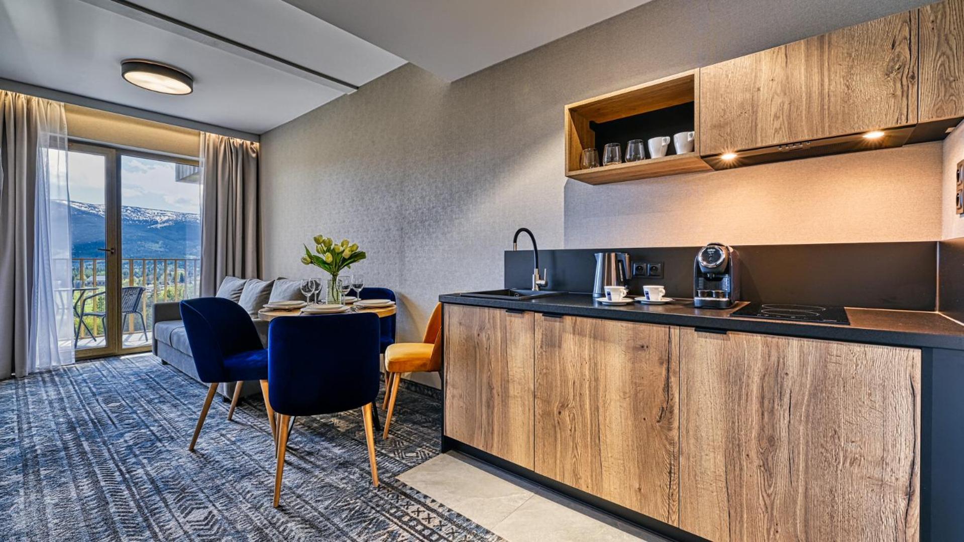 Zloty Horyzont Vip Z Basenem, Silownia, Grota Solna, Bawialnia I Restauracja By Royal Aparts